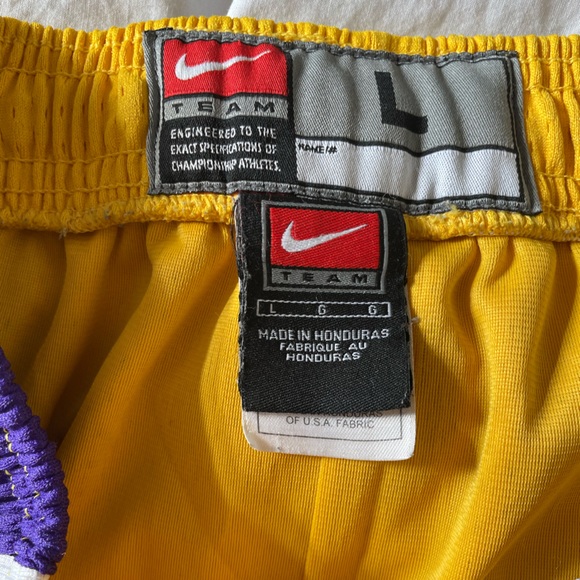 Nike Lakers shorts - Picture 2 of 5